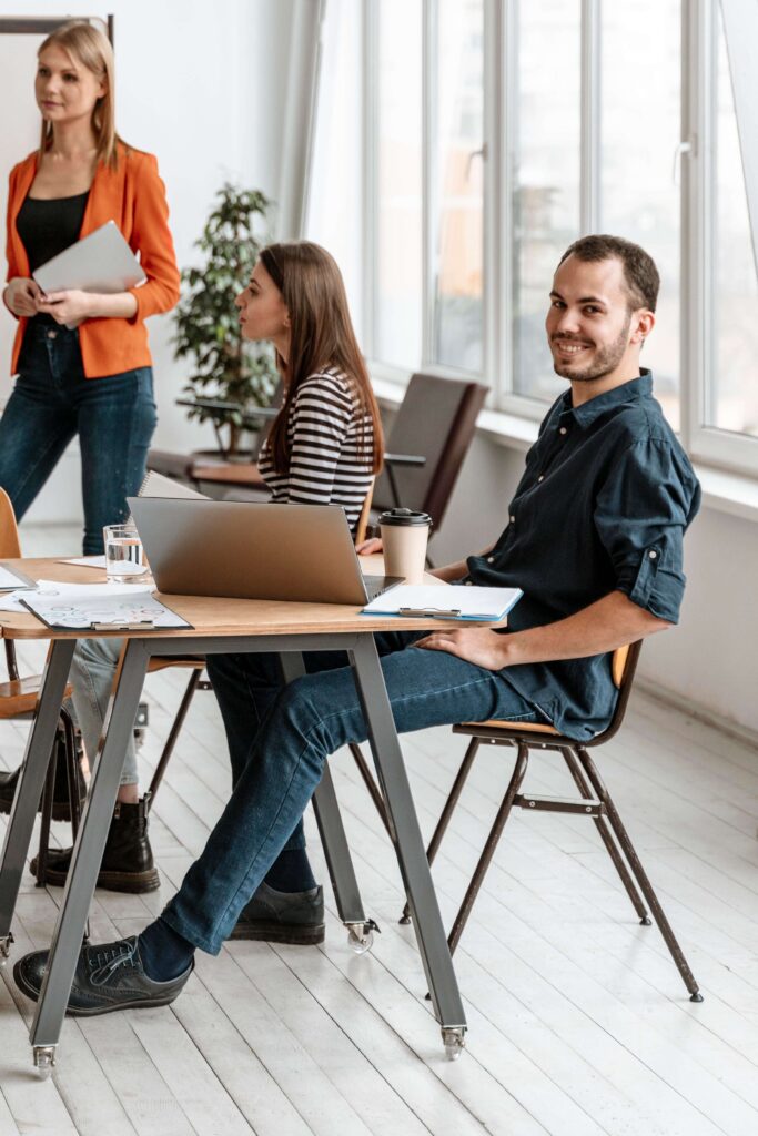 businesspeople meeting office working together